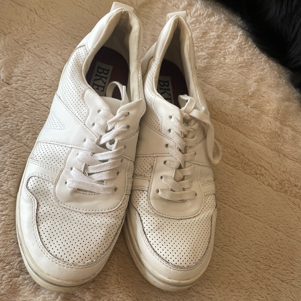 Women’s shoes